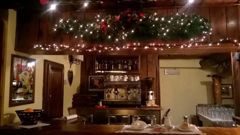 Imagen del bar/restaurante del Hotel Tavernier. Foto 2