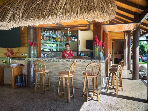Imagen del bar/restaurante del Hotel Taveuni Dive Resort. Foto 1