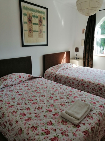 Imagen de la habitación del Hotel Tavira Garden. Foto 14