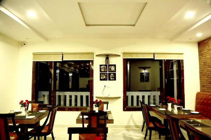 Imagen del bar/restaurante del Hotel Tavisha Kanatal Hills Chamba. Foto 20