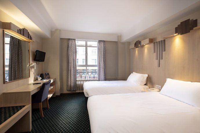 Imagen de la habitación del Hotel Tavistock. Foto 12