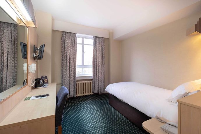 Imagen de la habitación del Hotel Tavistock. Foto 13