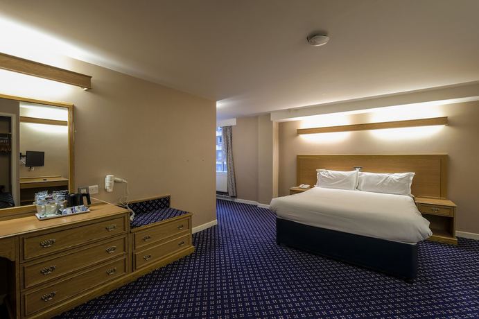 Imagen de la habitación del Hotel Tavistock. Foto 17