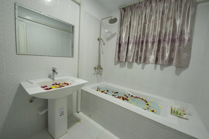 Imagen de la habitación del Hotel Taw Win Myanmar. Foto 16