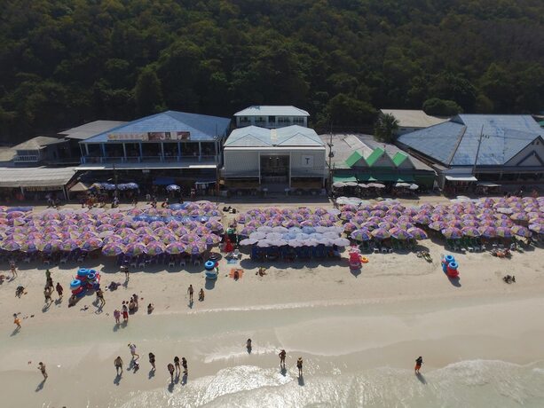 Imagen general del Hotel Tawaen Beach Resort. Foto 2