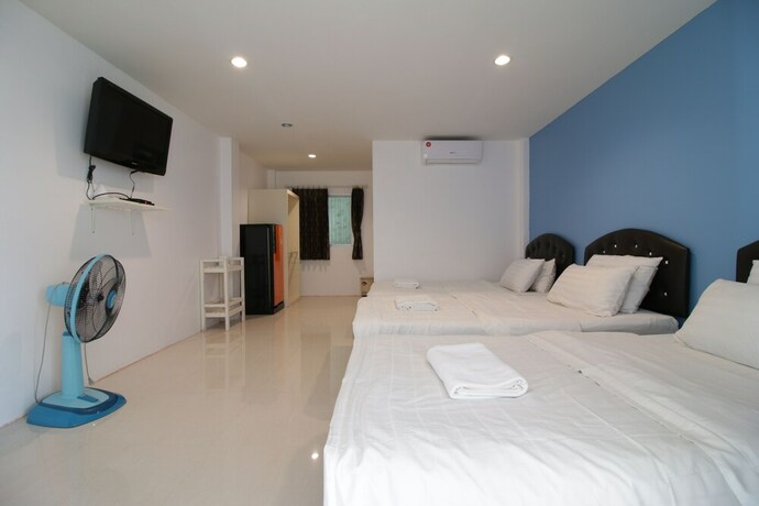 Imagen de la habitación del Hotel Tawaen Beach Resort. Foto 25