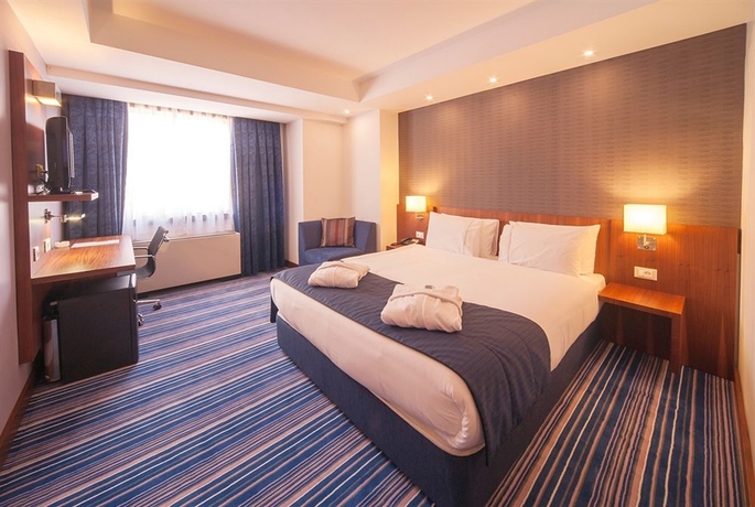 Imagen de la habitación del Hotel Taxim Express. Foto 3