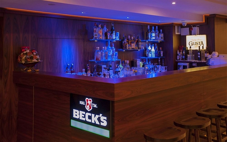 Imagen del bar/restaurante del Hotel Taxim Express. Foto 2