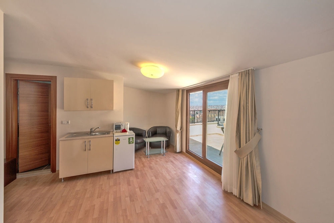 Imagen de los interiores del Hotel Taxim Marin. Foto 15