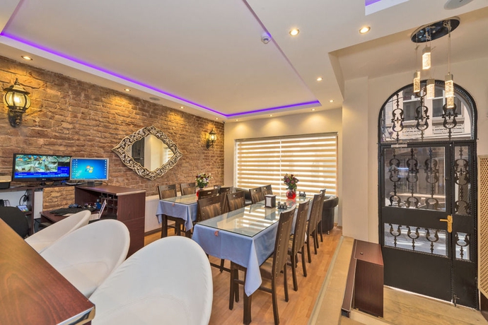 Imagen del bar/restaurante del Hotel Taxim Marin. Foto 2