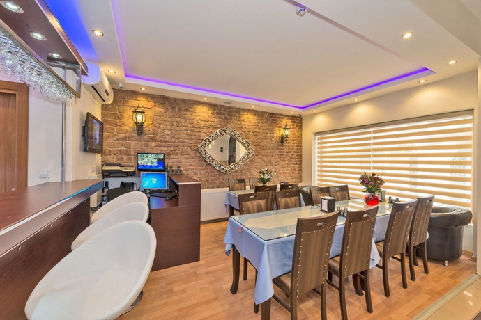 Imagen del bar/restaurante del Hotel Taxim Marin. Foto 3