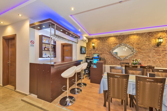 Imagen del bar/restaurante del Hotel Taxim Marin. Foto 4