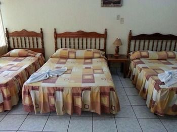 Imagen de la habitación del Hotel Tayasal. Foto 4