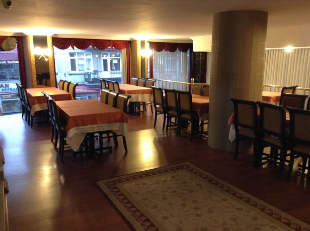 Imagen del bar/restaurante del Hotel Tayhan. Foto 3