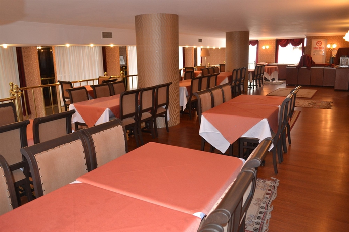 Imagen del bar/restaurante del Hotel Tayhan. Foto 6