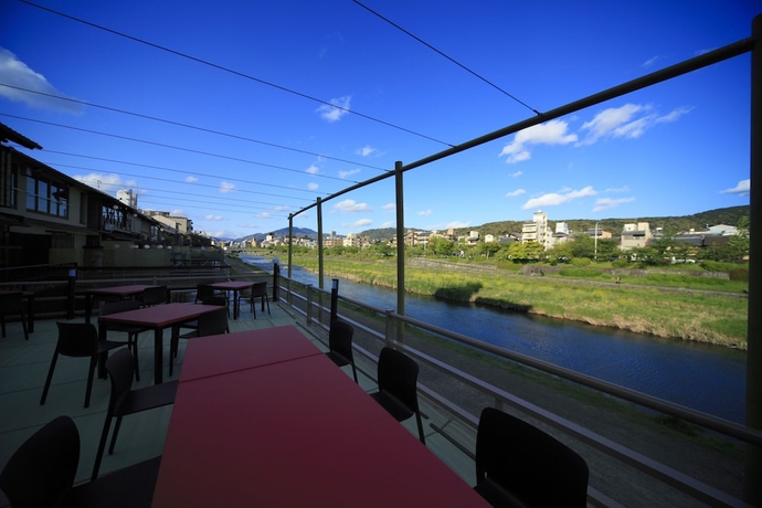 Imagen del bar/restaurante del Hotel Tazuru. Foto 6