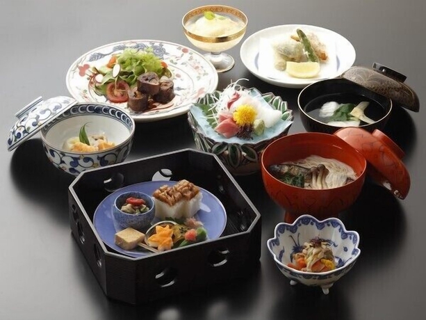 Imagen del bar/restaurante del Hotel Tazuru. Foto 8