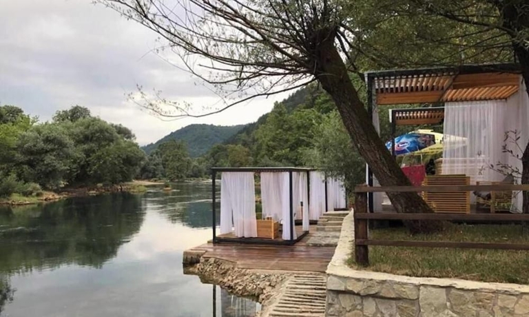 Imagen de los exteriores del Hotel Tazz- River Front Oasis Collection. Foto 12