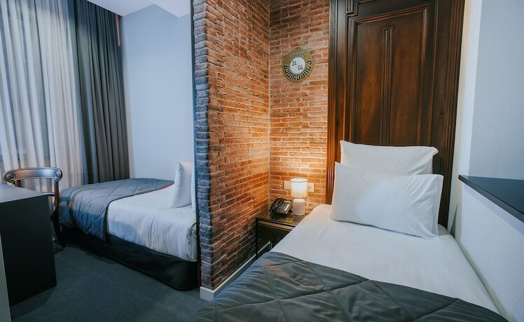 Imagen de la habitación del Hotel Tbilisee. Foto 19