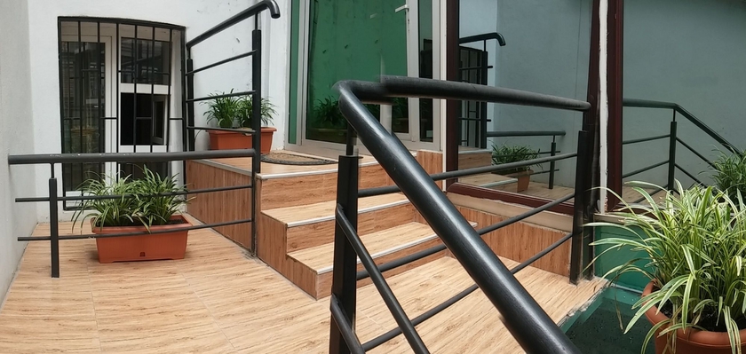 Imagen de los exteriores del Hotel Tbiliseli. Foto 9