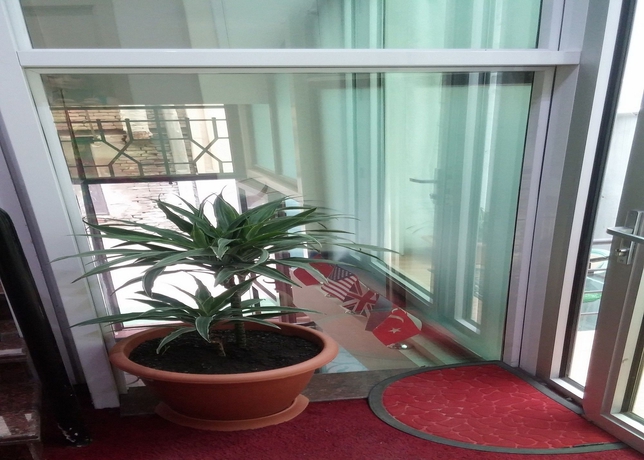 Imagen de los interiores del Hotel Tbiliseli. Foto 13