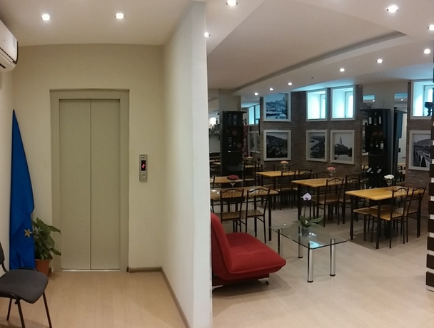 Imagen del bar/restaurante del Hotel Tbiliseli. Foto 3