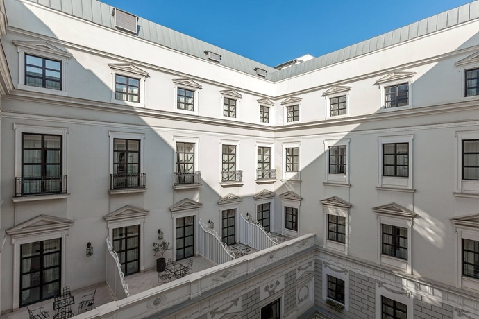 Imagen de la habitación del Hotel Tbilisi Marriott. Foto 2
