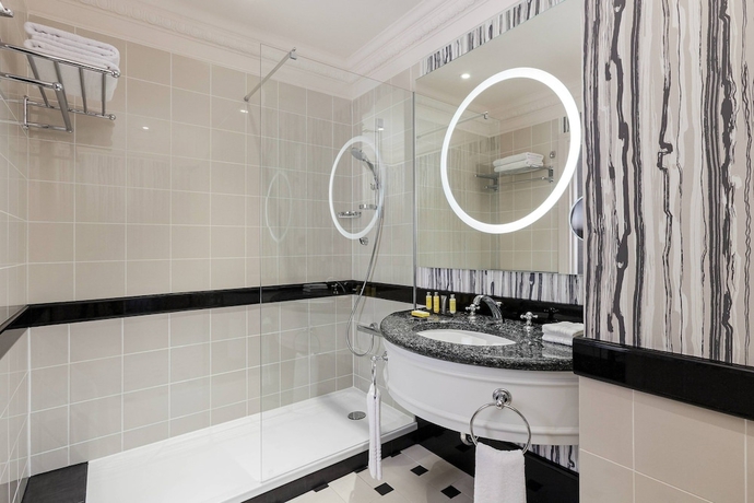 Imagen de la habitación del Hotel Tbilisi Marriott. Foto 7