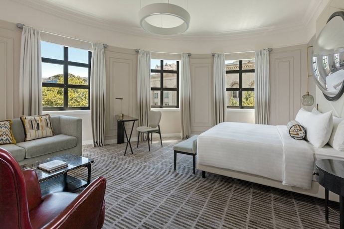 Imagen de la habitación del Hotel Tbilisi Marriott. Foto 9