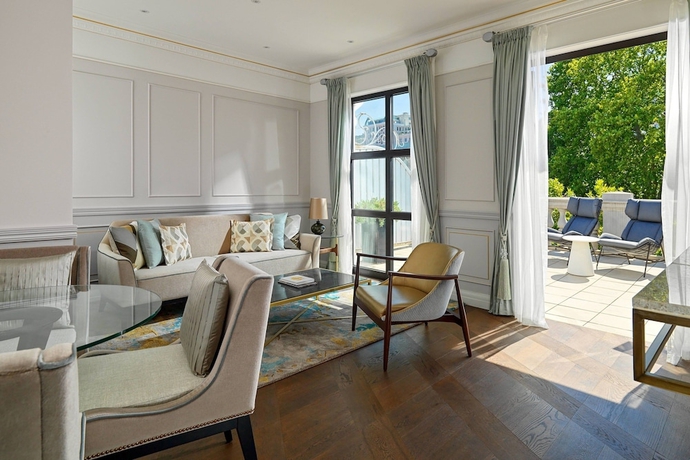 Imagen de la habitación del Hotel Tbilisi Marriott. Foto 12