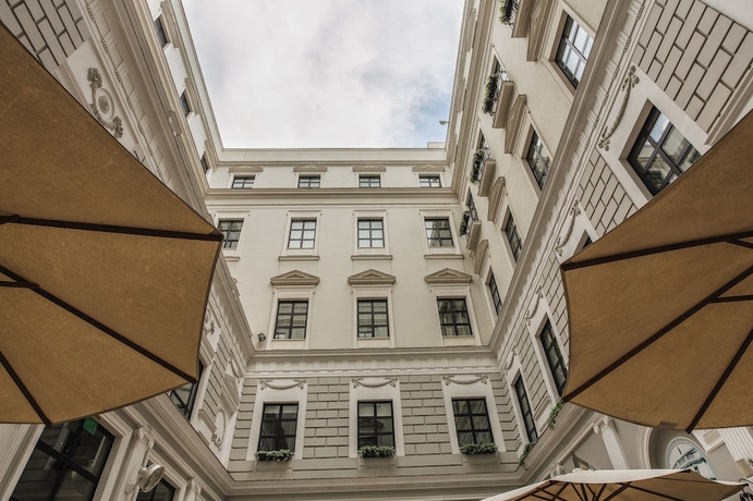 Imagen de la habitación del Hotel Tbilisi Marriott. Foto 15