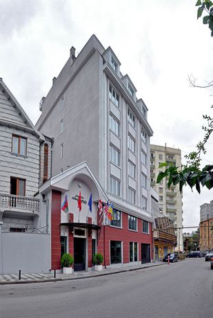 Imagen de los exteriores del Hotel Tbilotel. Foto 9