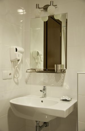 Imagen de los interiores del Hotel Tbilotel. Foto 11