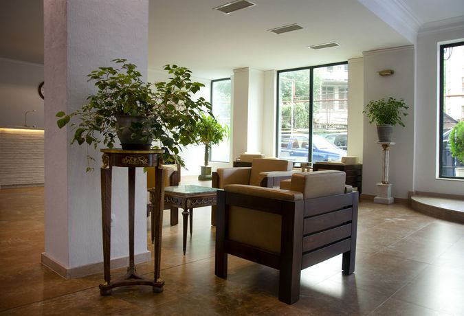 Imagen de los interiores del Hotel Tbilotel. Foto 13