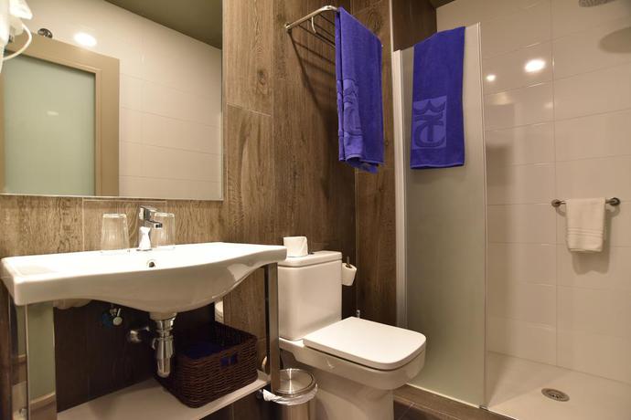 Imagen de la habitación del Hotel Tc Doña Luisa. Foto 7