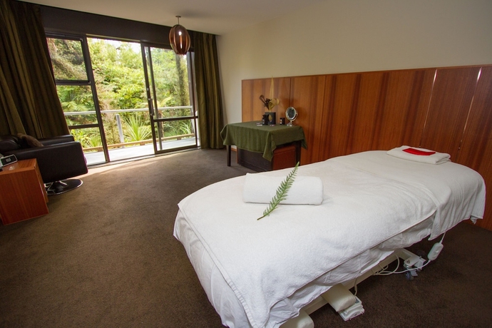 Imagen de los interiores del Hotel Te Waonui Forest Retreat. Foto 17