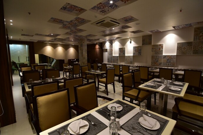 Imagen del bar/restaurante del Hotel Tea County, Dibrugarh. Foto 15