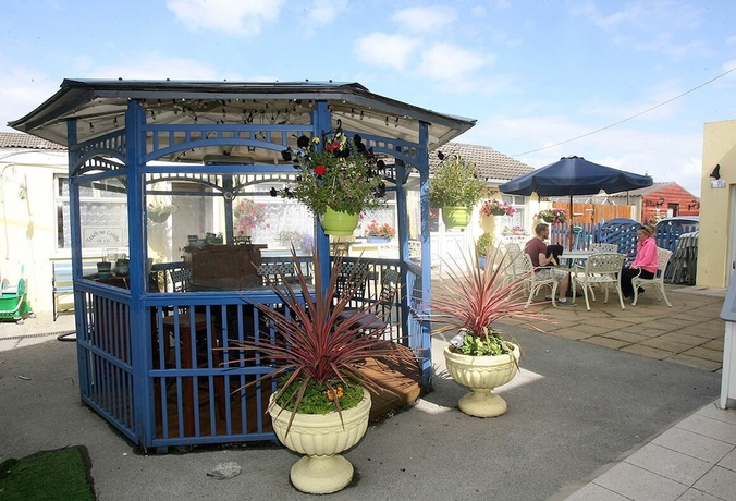 Imagen de los exteriores del Hotel Teach Na Coiribe. Foto 15