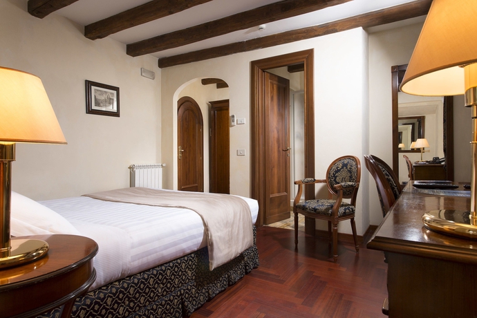 Imagen de la habitación del Hotel Teatro Pace. Foto 19