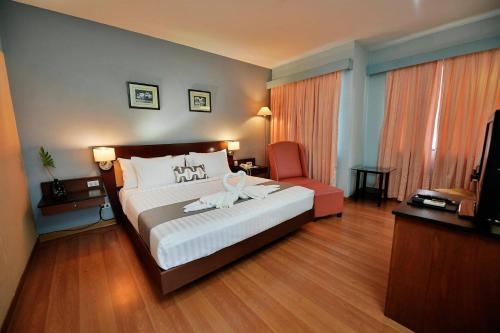 Imagen de la habitación del Hotel Techno Park. Foto 9