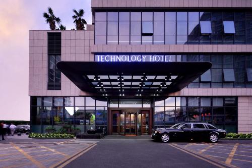 Imagen de los exteriores del Hotel Technology. Foto 14