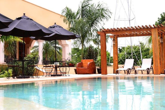 Imagen de la piscina del Hotel Technotel Valladolid. Foto 16