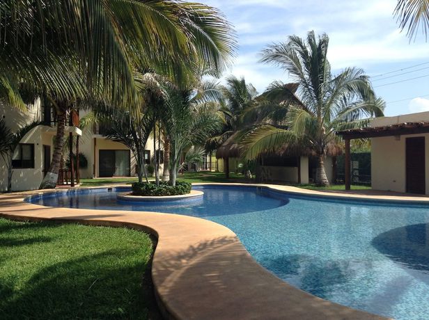 Imagen de la piscina del Hotel Tecnohotel Beach. Foto 13