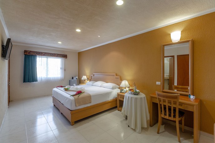 Imagen de la habitación del Hotel Tecnohotel Itzaes, M&eacute;rida. Foto 8