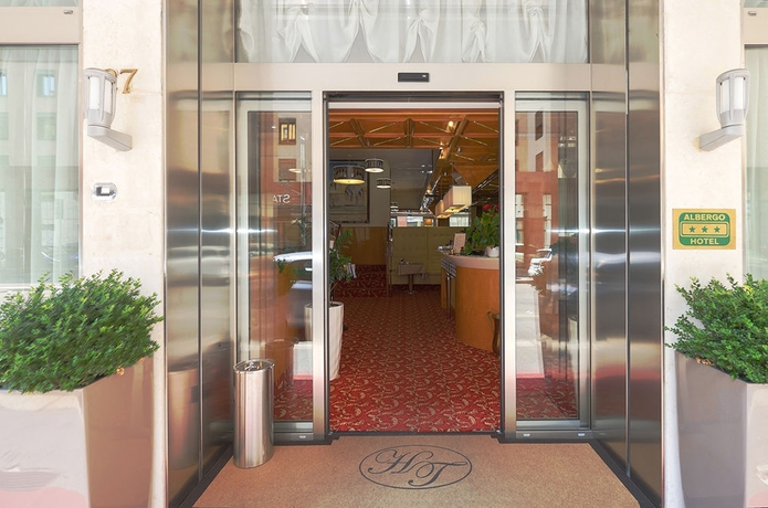 Imagen de los exteriores del Hotel Teco. Foto 16