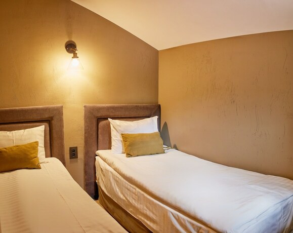 Imagen de la habitación del Hotel Teghenis Resort. Foto 15