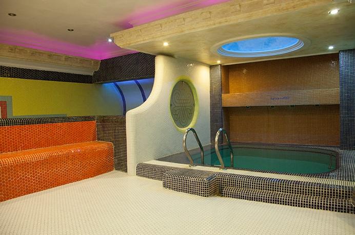 Imagen de los interiores del Hotel Tehran Grand. Foto 7