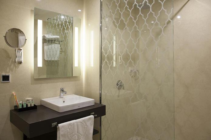 Imagen de los interiores del Hotel Tehran Grand. Foto 12