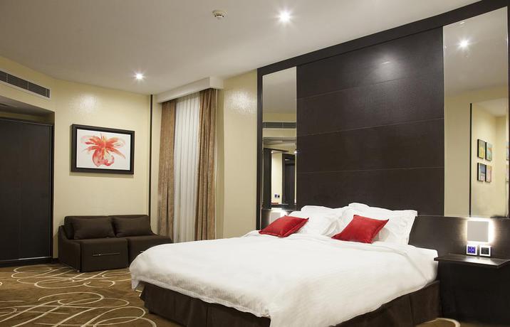 Imagen de la habitación del Hotel Tehran Grand. Foto 5