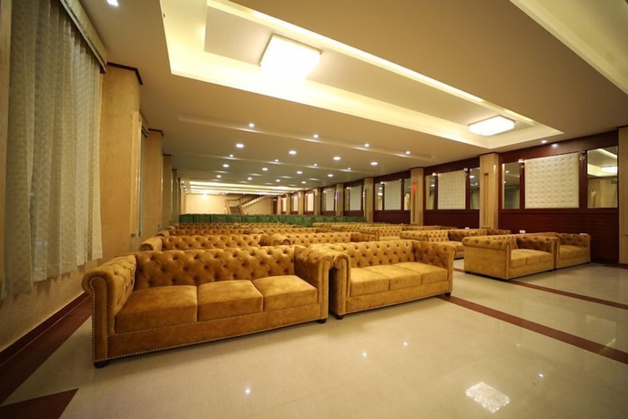 Imagen de los interiores del Hotel Tehri Club and Resorts. Foto 19